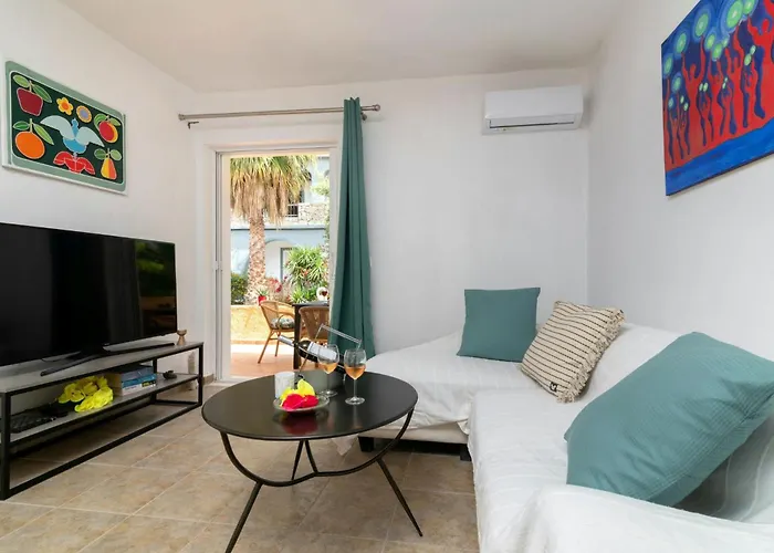 Niki's House Апартаменты *